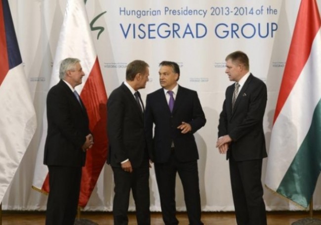 visegradska-grupa-prime-ministers-jiri-rusnok-of-the-czech-donald-tusk-poland-viktor-orban-hungary-robert-fico-slovakia-ap_orig