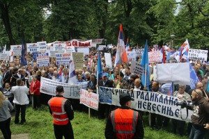 U Banjaluci počeo je protest opozicije, odnosno Saveza za promjene i miting vladajuće koalicije u Republici Srpskoj, SNSD, DNS i SP. ( Admir Krehmiç - Anadolu Agency )