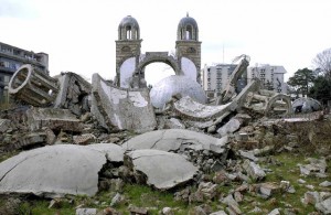 Crkva u Đakovici srušena posle stupanja na snagu UN Rezolucije 1244, kada su mirovne snage UN-a preuzele kontrolu nad Kosovom i Metohijom.