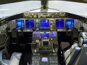 boeing_777_cockpit-700x526