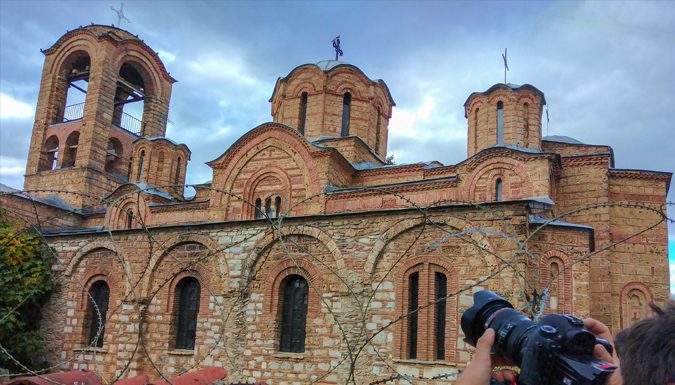 Srpsko čudo sa Kosova: Svetinja sija i bez struje – uporno čeka pomoć Beograda