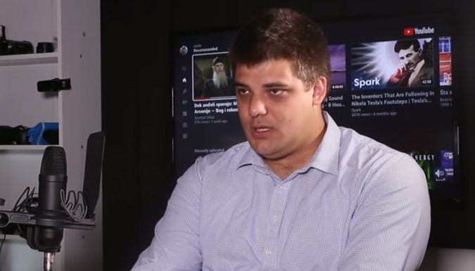 Vučić je okružen najvećim kriminalcima kojima pruža zaštitu!