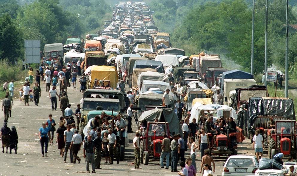 Akcija-oluja-hrvatska-1995-rat-izbeglice-kolona-REUTERS-Ranko-Cukovic-2-.jpg
